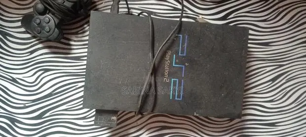 Ps2 With 2 Controller With No Games · Photo 1