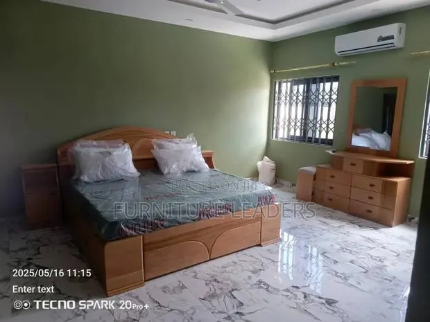 Queen Size Bed and Dresser · Photo 1