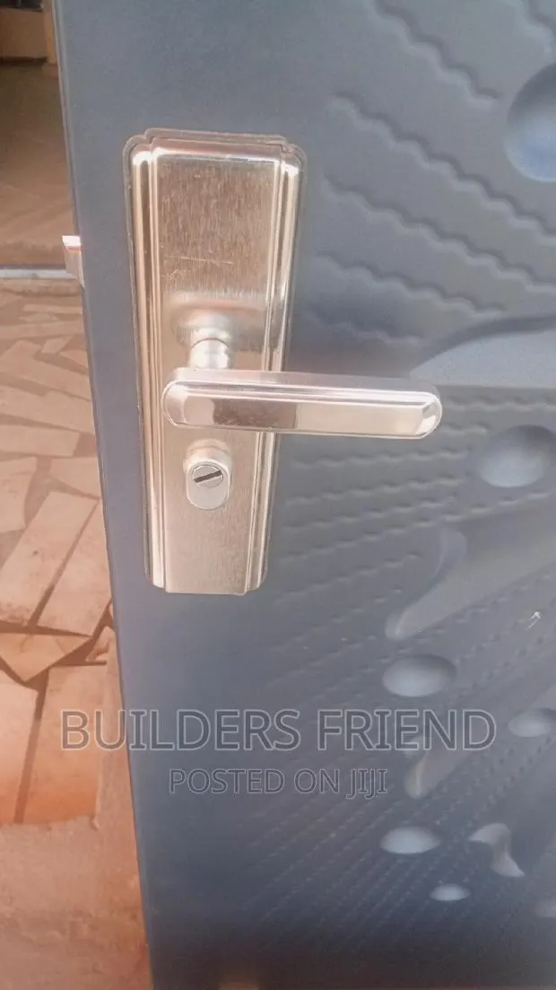 Replace Broken or Damaged Handles for Standard or China Door · Photo 1