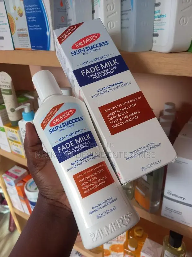 Palmers Fade Milk Body Lotion · Photo 1
