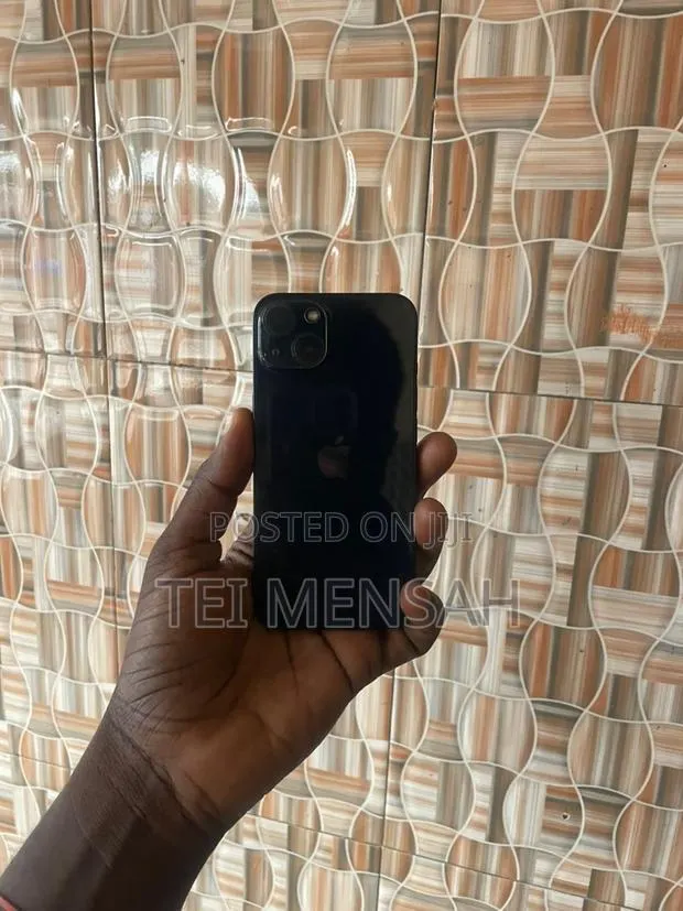 Apple iPhone 13 128 GB · Photo 1
