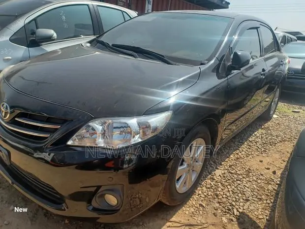 Toyota Corolla 2013 Black · Photo 1