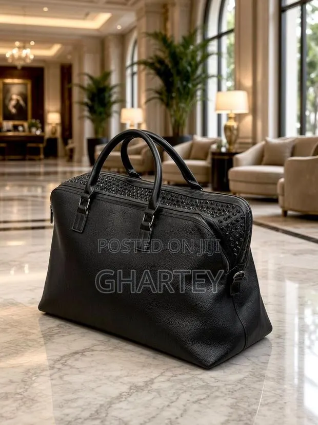 Luxury Black Leather Travel Bag – Elegant Overnight Weekend Duffel · Photo 1
