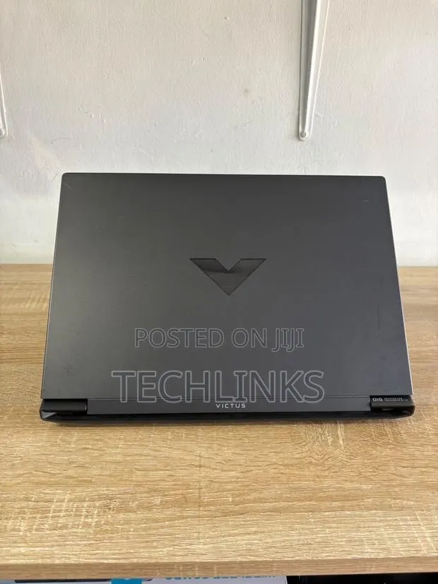Laptop HP Victus 15 16GB AMD Ryzen 5 SSD 512GB · Photo 1