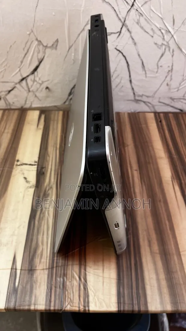 Laptop Dell XPS 15 (L502X) 8GB Intel Core i7 HDD+SSD 128GB · Photo 1