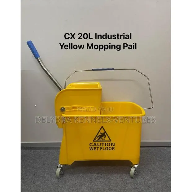 Commercial Mop Buckett · Photo 1