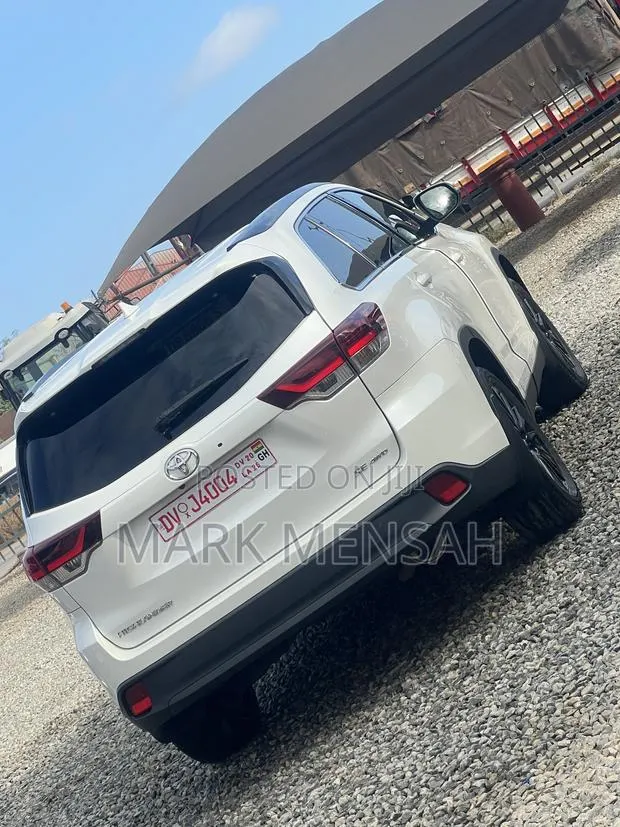 Toyota Highlander 2019 White · Photo 1