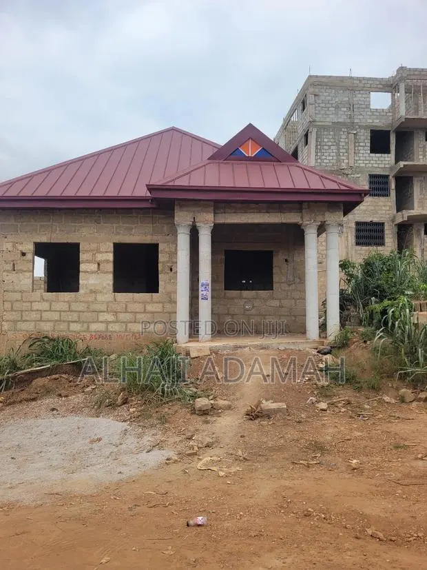 4bdrm Block of Flats in Diamond City Estate, Atwima Kwanwoma for sale · Photo 1