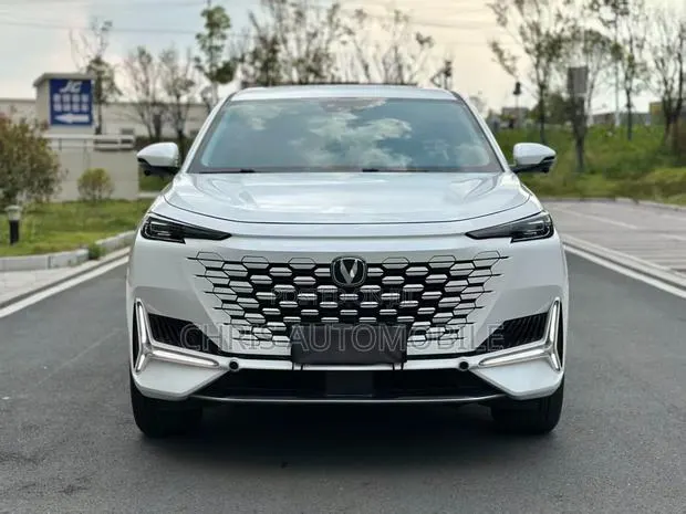 Changan UNI-K 2.0 Petrol AWD 2023 White · Photo 1
