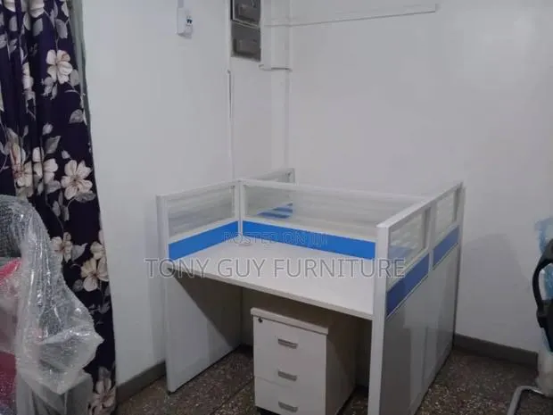 Cubicle for Two People · Photo 1