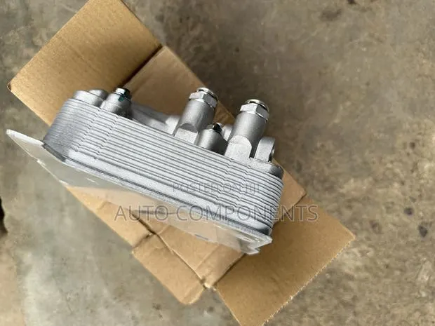 Mercedes Benz C300 (W205) Gearbox (Transmission) Oil Cooler · Photo 1