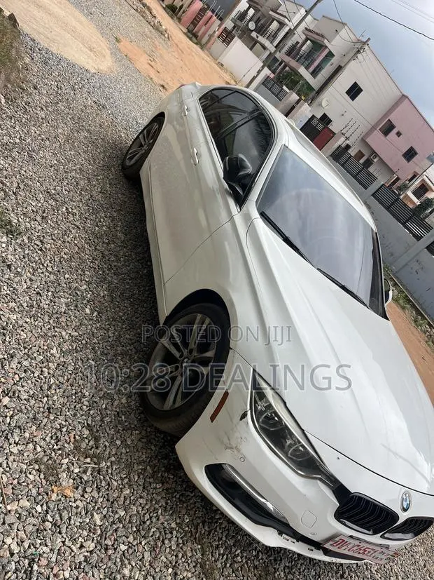 BMW 330i 2017 White · Photo 1