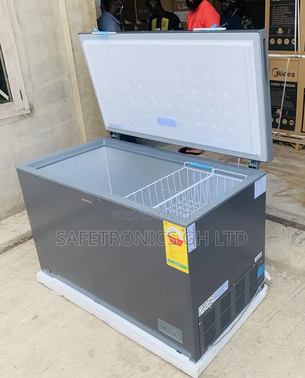Efficient Samsung 371 Litres Chest Freezer Ri70f37v1gagh · Photo 1