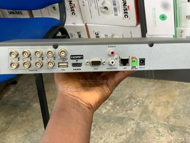 4ch Hybrid Digital Video Recorder · Photo 1