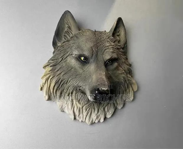Wolf Head Resin Wall Sculpture · Photo 1