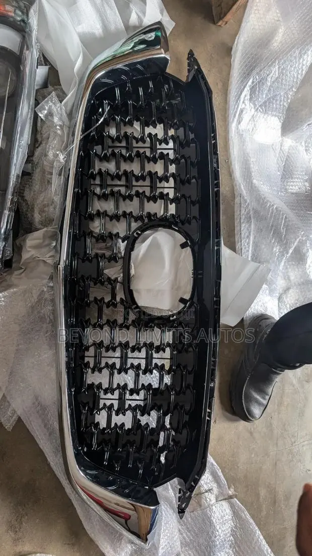Mazda CX,2024 Front Grille / Front Shell · Photo 1