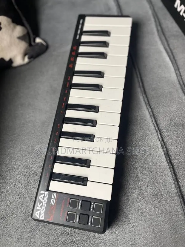 Akai 25keys Midi Keyboard · Photo 1