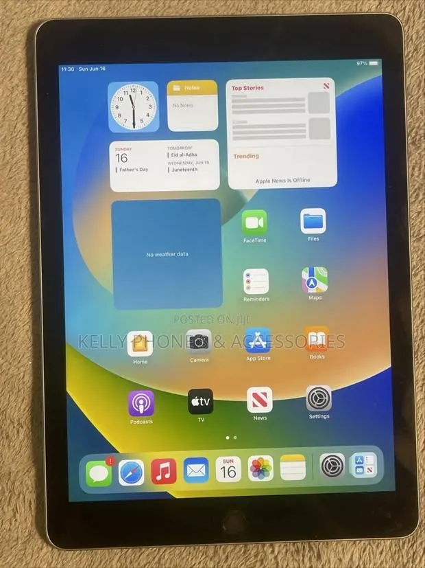 Apple iPad 9.7 128 GB Silver · Photo 1