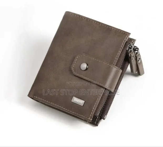 Genuine and Classic Pocket Wallet · Photo 1