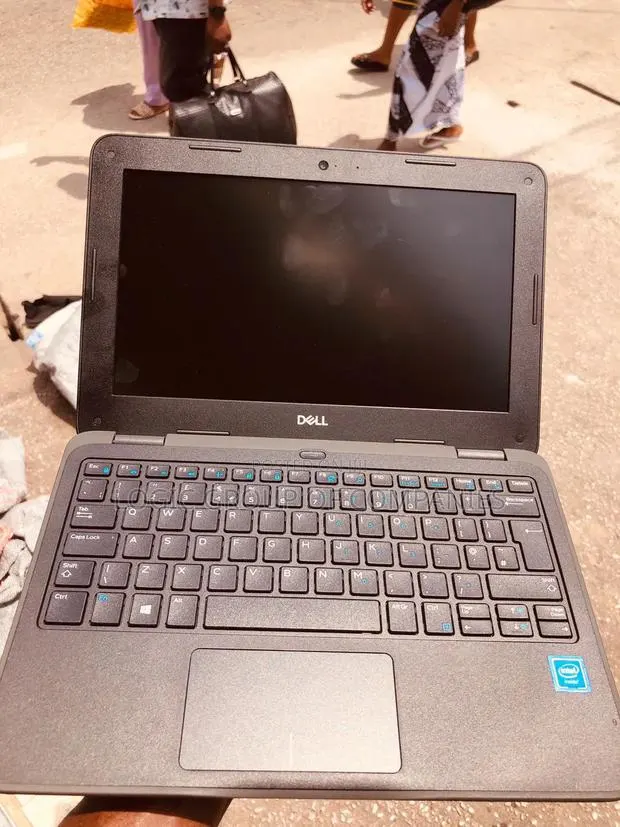 Laptop Dell Latitude 11 3190 4GB Intel Pentium SSD 128GB · Photo 1