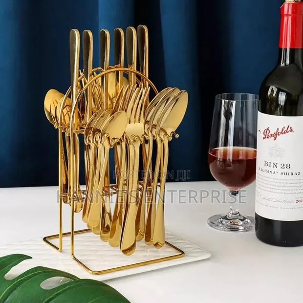 24-piece Gold-plated Cutlery Set · Photo 1
