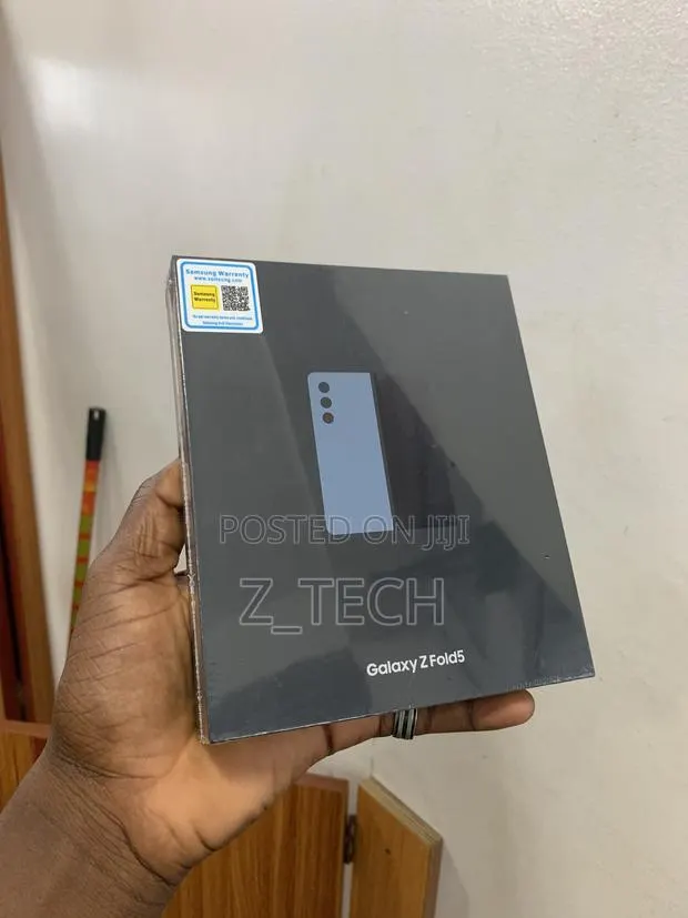 New Samsung Galaxy Z Fold 5 256 GB Black · Photo 1