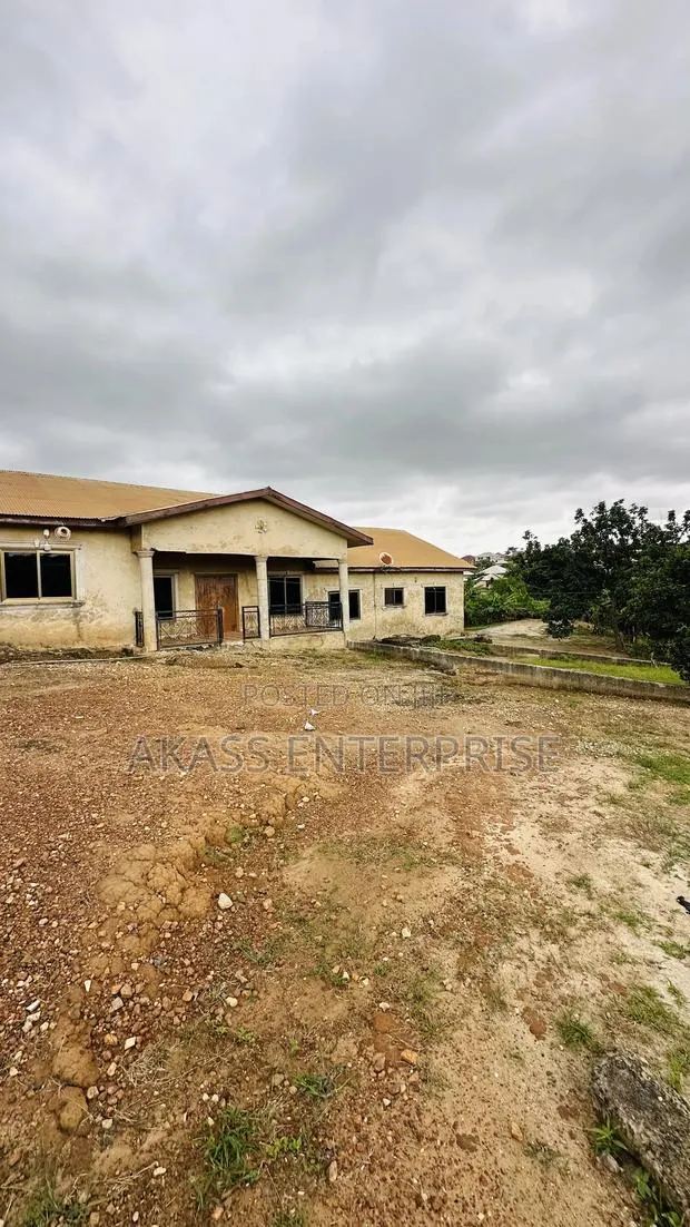 Furnished 5bdrm House in Atwima Kwanwoma for sale · Photo 1