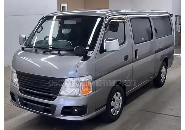 Nissan Caravan 2013 Silver · Photo 1