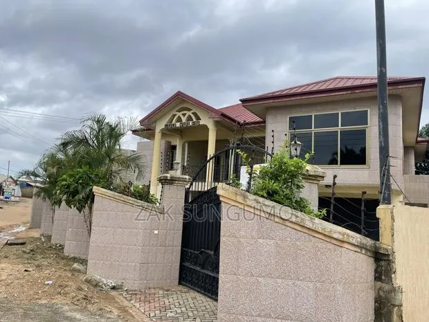 12bdrm House in Sl Agency, Kasoa for sale · Photo 1
