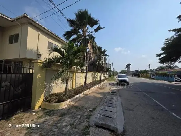 5bdrm House in East Legon for rent
