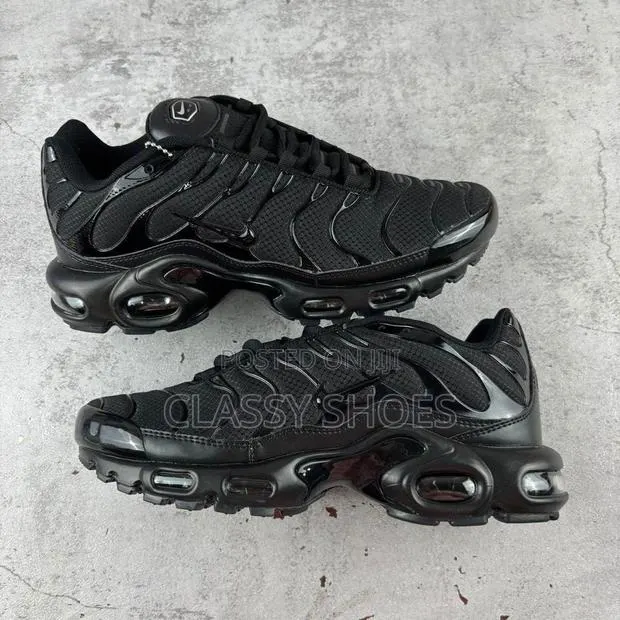 Nike Tn All Black Edition · Photo 1