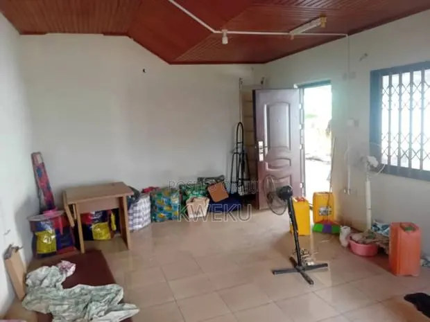 1bdrm Apartment in Estate Agency, Baatsona Total for rent · Photo 1