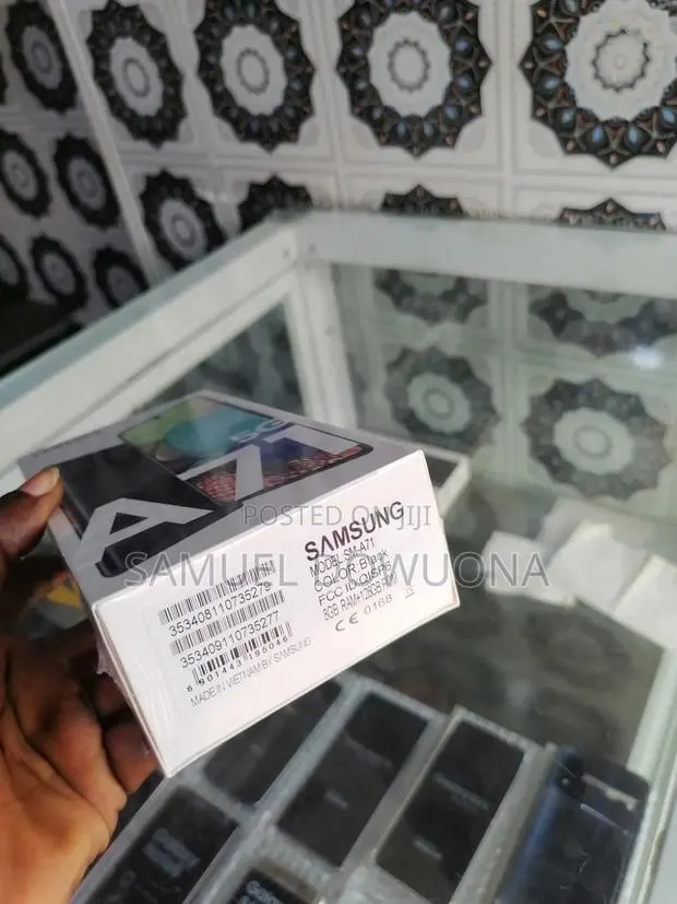 New Samsung Galaxy A71 128 GB Black · Photo 1