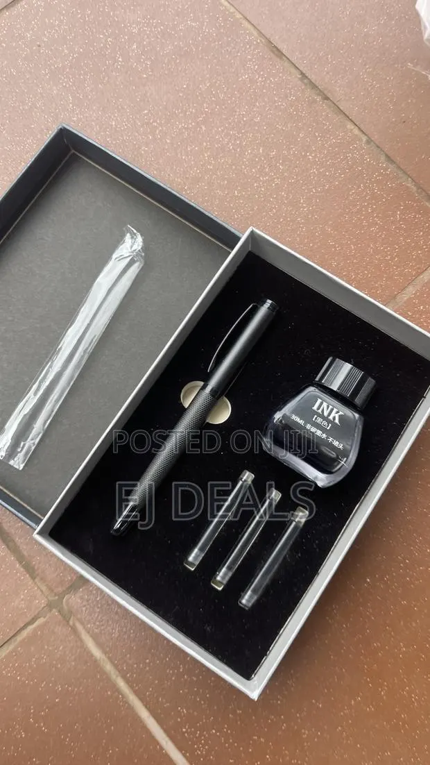 Matte Black Metal Fountain Pen Gift Set · Photo 1