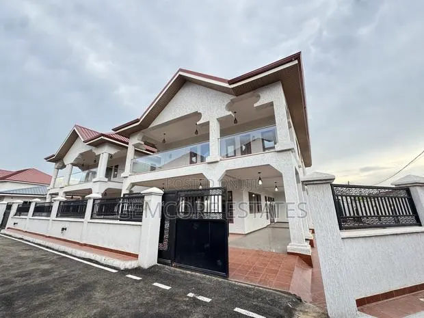 4bdrm Townhouse / Terrace in Coco Vanilla, Adjiriganor for rent · Photo 1