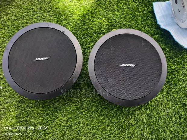 A Pair of Bose Ceiling Speaker Ds40f Black Color · Photo 1