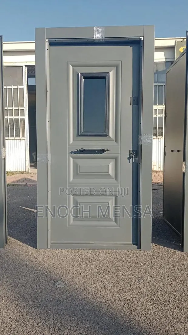 Full Meatal With Glass · Photo 1