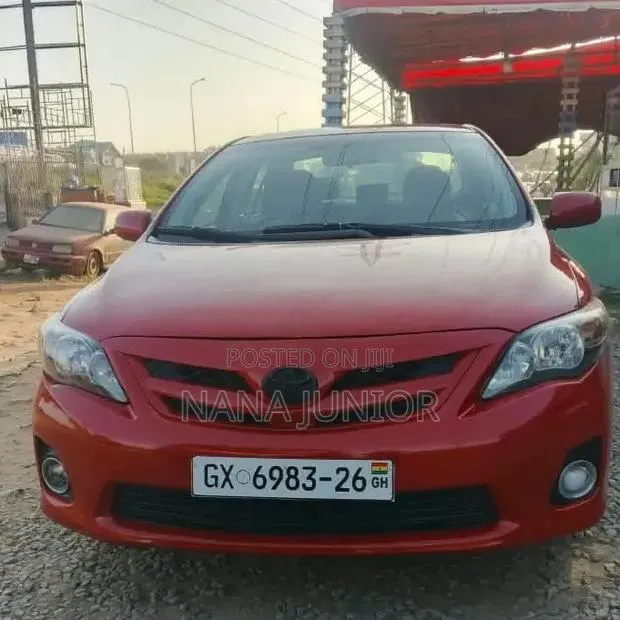 Toyota Corolla 2013 Red · Photo 1