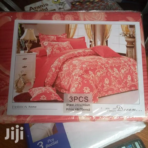 Queen Size Bedsheets(Plus 2 Pillow Cases) · Photo 1