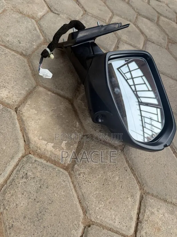 CRV Driving Mirror With Camera · Photo 1