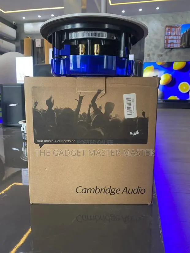 Cambridge Audio C165 Ceiling Speaker · Photo 1