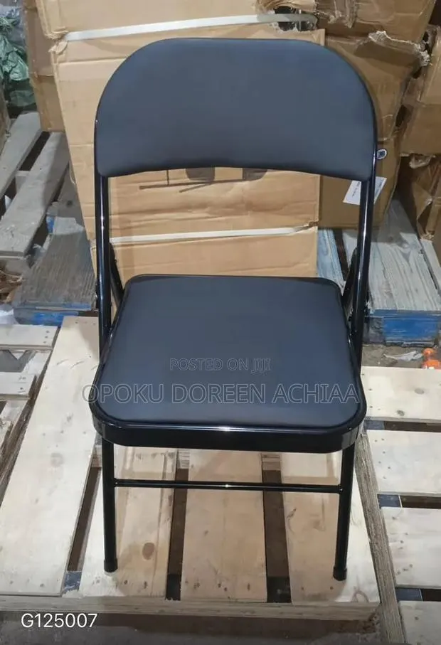 Foldable Chair · Photo 1