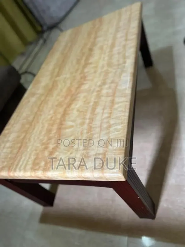 Marble Center Table · Photo 1