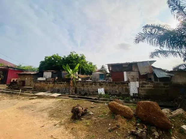 One ACRE of Land for Sale at Trassacco Adjiriganor · Photo 1