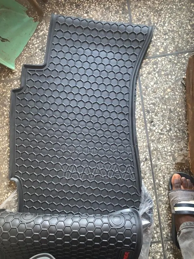 Floor-Mats for All Cars, Nissan,bmw,benz,honda,kia,toyota,hyundai Etc · Photo 1