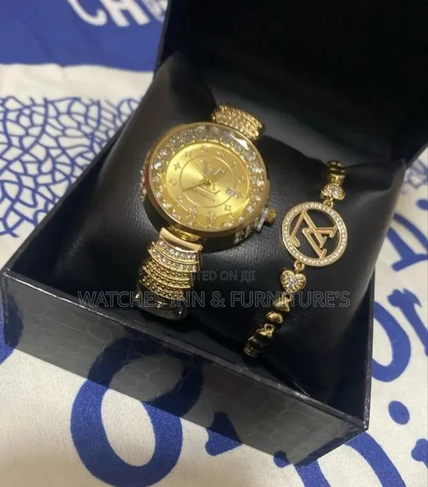 Anti Fade Louis Vuitton Branded Ladies Watch With Bracelet · Photo 1