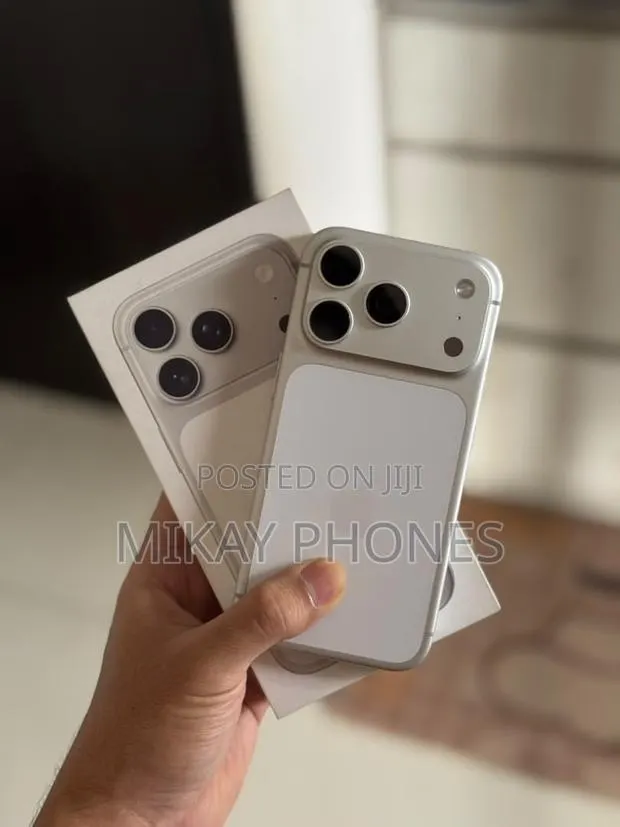 Apple iPhone 17 Pro Max 512 GB Silver · Photo 1