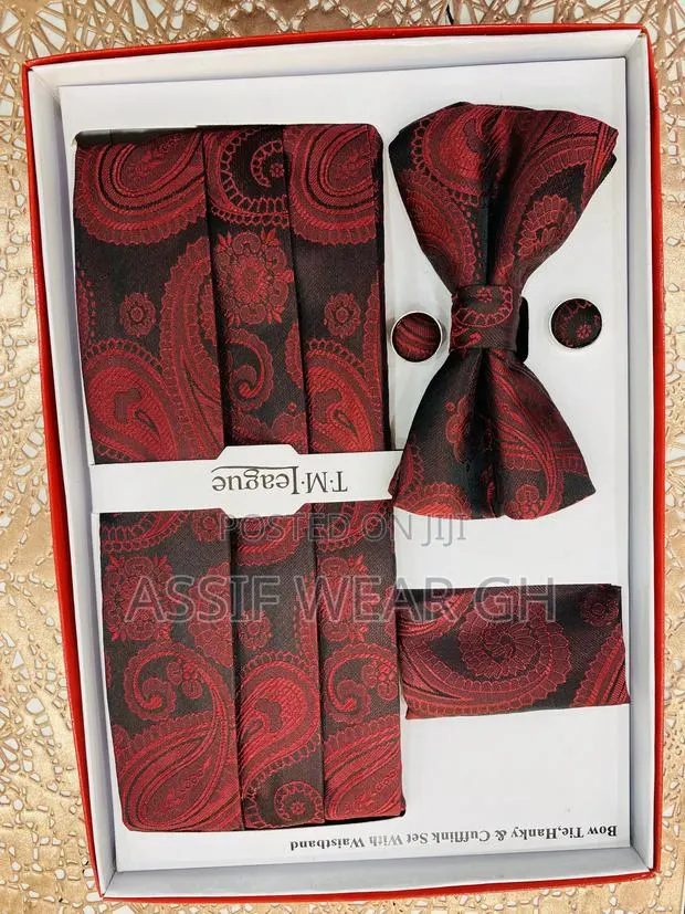 Original Bow Tie And Suspenders · Photo 1