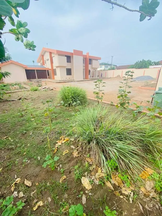 6bdrm House in North Legon for sale · Photo 1