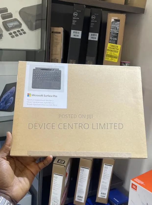 Microsoft Signature Keyboard With Slim Pen 2 · Photo 1
